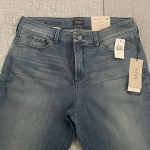 NYDJ NWT Size 14